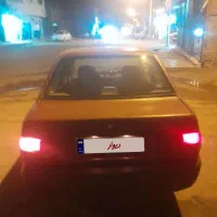 ماشین ۸۴قرمز صدفی