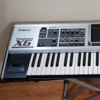 سینتی سایزر میدی کنترل ROLAND FANTOM X6 در حد آک