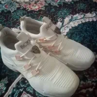 کفش زنانه سفید اسپرت|کیف، کفش، کمربند|فولادشهر, مسکن مهر فولادشهر|دیوار