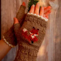 دختران هنرمند جهت همکاری محصولات دستی