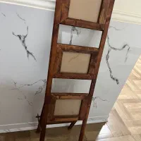 قاب عکس ایستاده