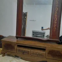 یک عدد میز تلویزیون سالم سالم با ایینه بزرگ|میز تلویزیون|بهارستان, |دیوار