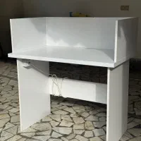 میز تحریر و اداری