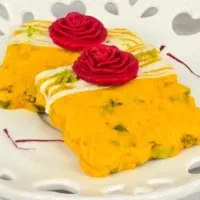 شیرینی و کوکی زعفرانی خانگی