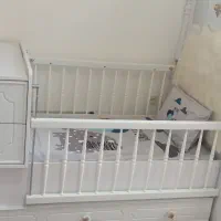 تخت نوزاد نوجوان آپادانا در حد نو