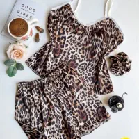 لباس زیر|لباس|کاشان, کشاورز|دیوار