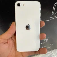 آیفون se2020