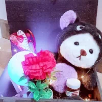 جعبه ولنتاین کادو داده شده ک نمخامش کاملا نو