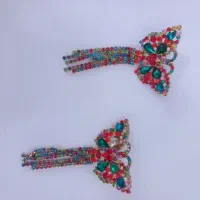 اکسسوری گوشواره نیاز به تعمیر دارد