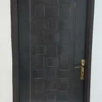 درب اتاق خواب و سرویس