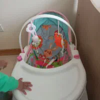 نی نی لای لای موزیکال و صندلی غذا