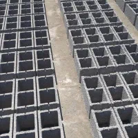 استاد کار بلوک به همراه ملات گیر