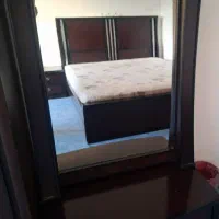 میز آرایش با آینه قدی