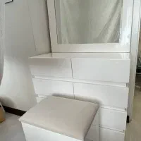 میز آرایش و پاف و آینه