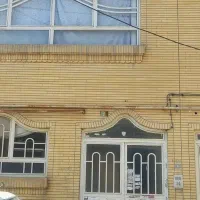 منزل ویلایی 2طبقه نزدیک به حاشیه خیابان عبادی 64