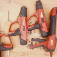 فروش تعدادی ابزار هلتی. استوک|ابزارآلات|سرباز, |دیوار