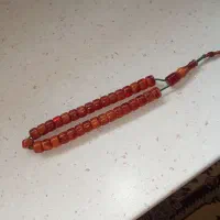 تسبیح کهربای کهنه رگه دار|کلکسیون اشیاء عتیقه|نقده, |دیوار