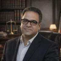 وکیل پایه یک دادگستری      قدرتمند با نتایج درخشان