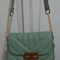 کیف دوشی|کیف، کفش، کمربند|میانه, |دیوار