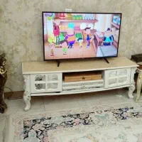 میز تلویزیون سفید اینه ای