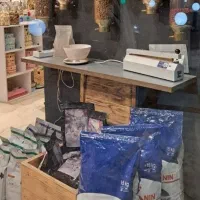 فروشنده پت‌شاپ