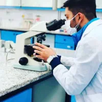 استاد ریاضی و فیزیک و مشاور دبیرستان نهایی و کنکور