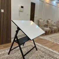 میز نقشه کشی معماری  سالم و تمیز در حد نو