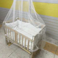 تخت نوزاد کنار مادر گهواره ای