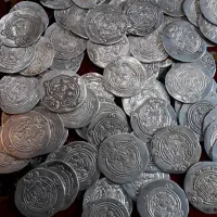 ۵۱ عدد سکه نقره قدمت دار
