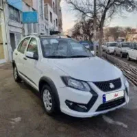 کوئیک 1402 سفید مشکی کیلومتر مدل بالایی