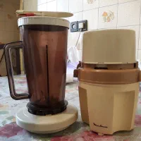 فروش یک دستگاه خردکن۱۲۳مولینکس و مخلوط کن آن
