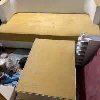 راحتی دو تکه پنج نفره همراه میز