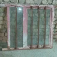 پنجره سالم با شیشه