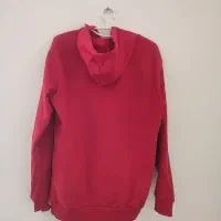 هودی قرمز|لباس|صدرا-فارس, فاز ۱|دیوار