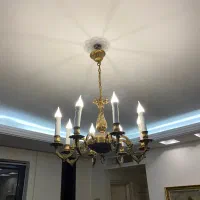 سه ‌لوستر برنجی به همراه دیوار کوب