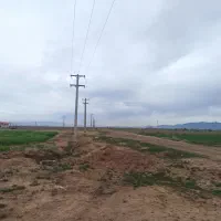 زمین-با-آب-جهت-مشارکت-در-گلخانه