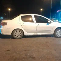 راننده با ماشین دراختیار