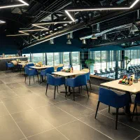 استخدام آشپز و کمک آشپز