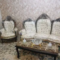 مبل ۸ نفره چوب گردو با میز عسلی روکش فقط ۵۰ میلیون