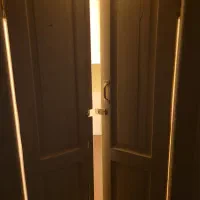 درب چوبی قدیمی ازجنس گردو