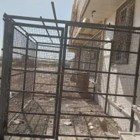 قفس آهنی به فروش میرسد به خاطر نداشتن جا