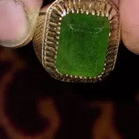 زمردیاقوت مهره نشان باستانی