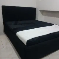 تختخواب دونفره همراه تشک رویال سالم،بدون شکستگی.