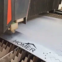 اپراتور لیزر فایبر فلزات