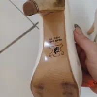 تعدادی کفش نو و در حد نو