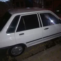 مااشین بسیاار تمیز سفید یخچالی  زیرپا مرتب