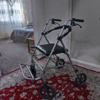 واکر چرخ دار