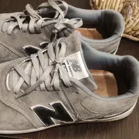 کفش کتونی سالم و تمیز