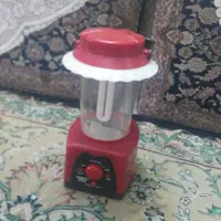 یک عدد چراغ شارژی که رادیو هم داره