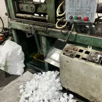 نیروی کار در کارگاه تزریق پلاستیک